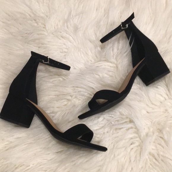 Low open toe heels SOLD - Picture 2 of 4